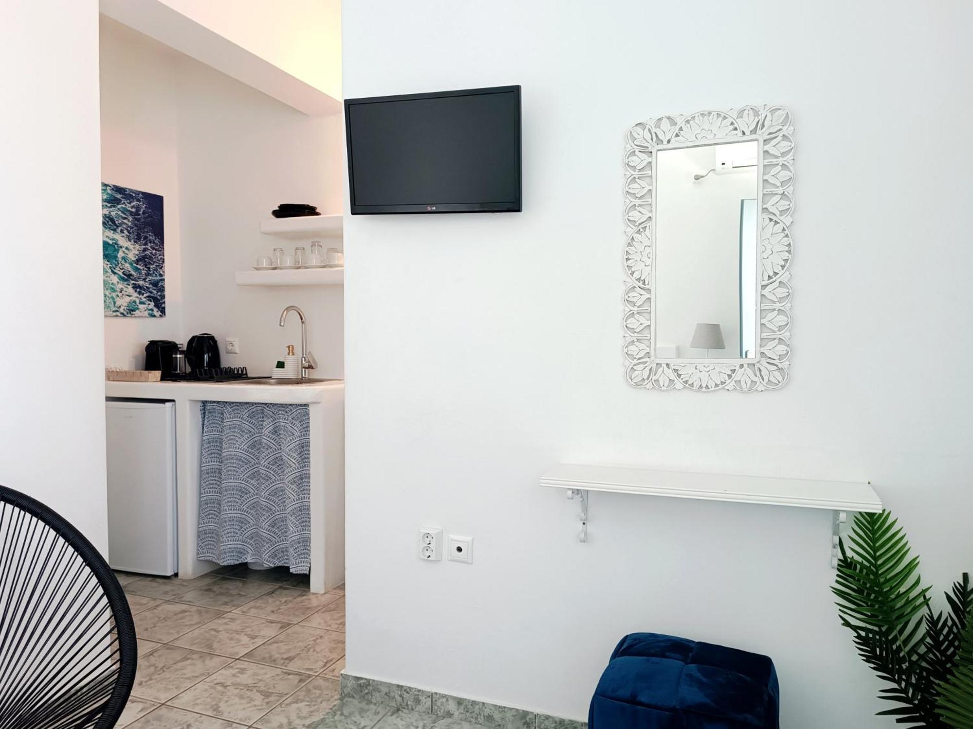 Apanema Paros Apartment Naousa  Room photo